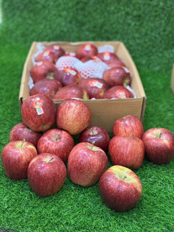 Premium Quality Apple- Kala Kullu Original